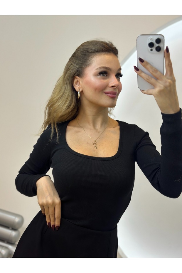 Round Neck Blouse - 5