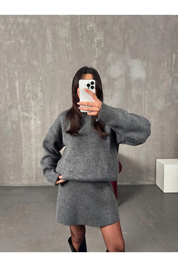 Rory Team 2585 - Black Crew Neck Sweater and Skirt