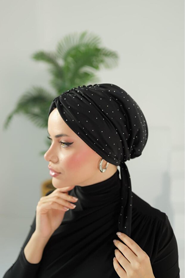 بونيه برباط حجري أسود لامع