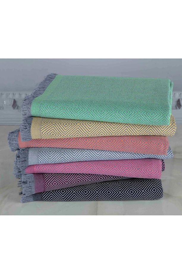 Nar Çiçeği Koltuk Örtüsü - 175x230 Cm - Modern Ve Şık Tasarım - Çok Amaçlı Örtü Kolay Temizlenebilir - 4