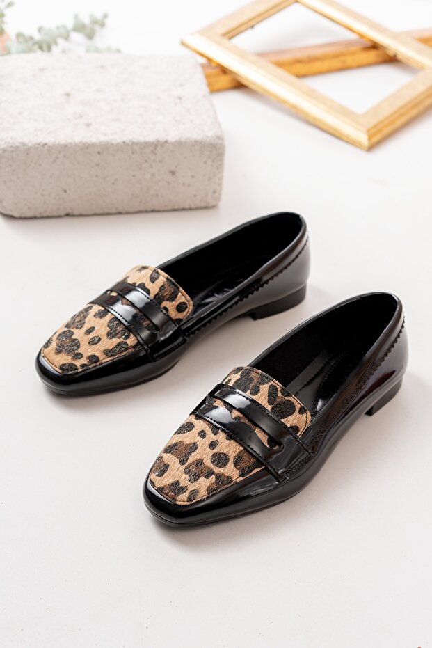 Ava Leopard Black Patent Leather (1 cm Heel) Blunt Toe Ballerinas