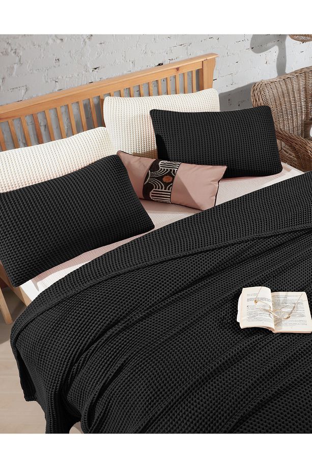 Siyah %100 Pamuk Waffle Tek Kişilik Saçaksız Yatak Örtüsü 160x240 Cm - 3