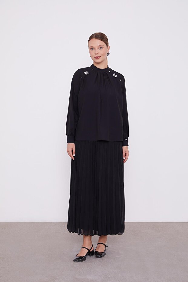 Siyah Taş İşlemeli Bluz - 2