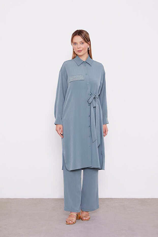 بدلة مزدوجة ذات ثنيات جانبية باللون الأخضر - 1