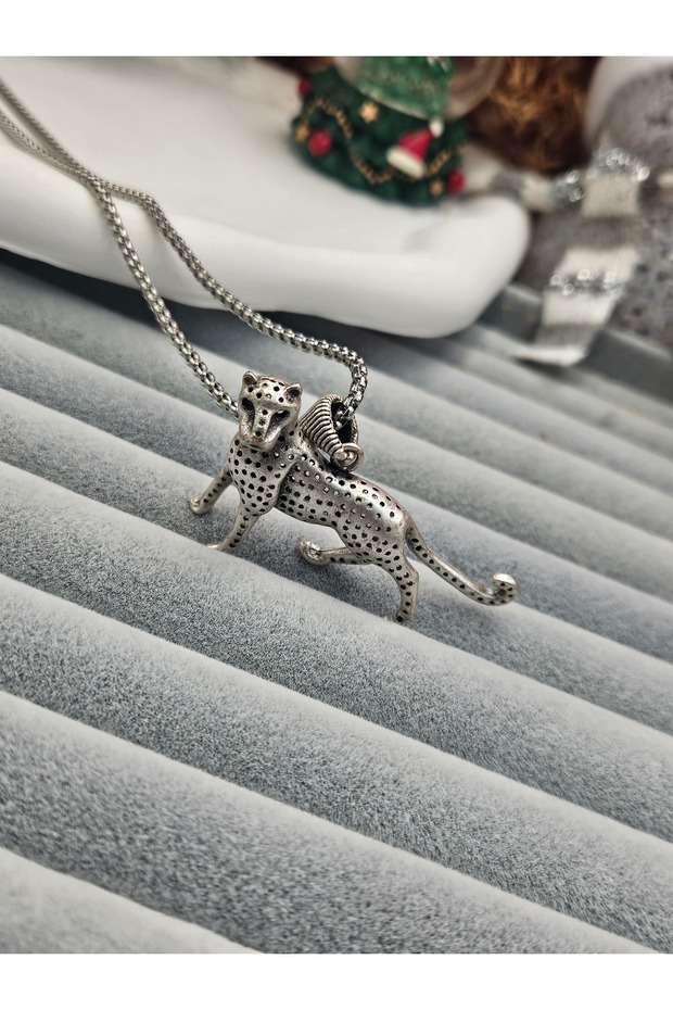 قلادة رجالية منقوشة بنقشة الفهد - 3