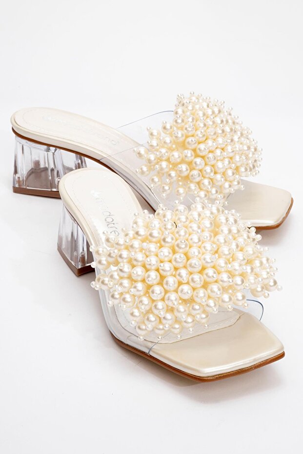 Women's high heel shoe patent leather