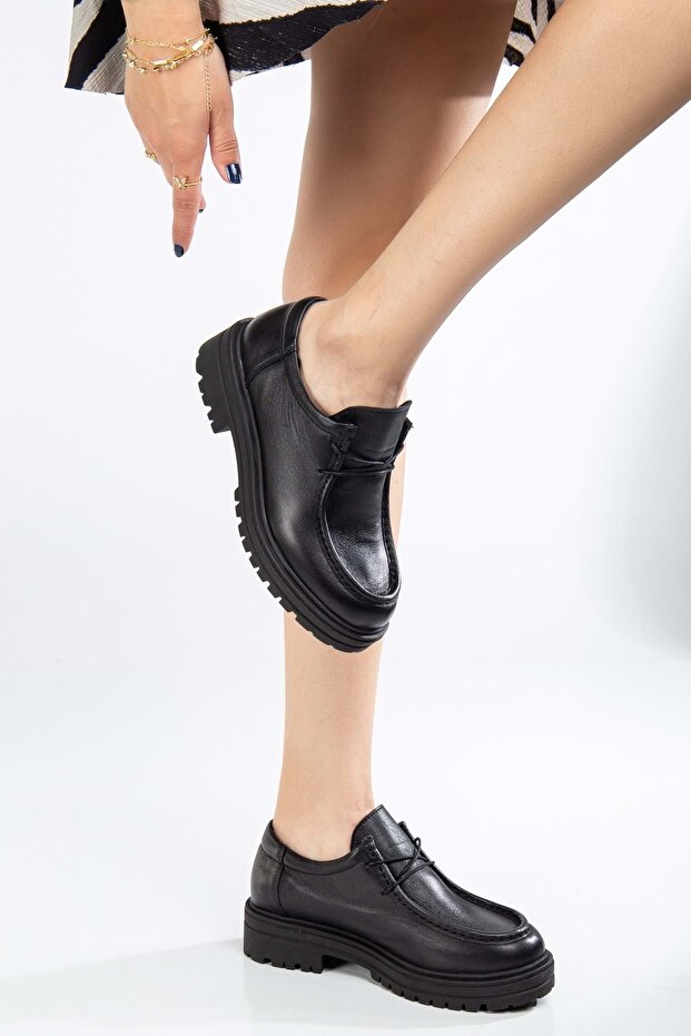 Women's Genuine Leather Thick Sole Laced Oxford Shoes - Black