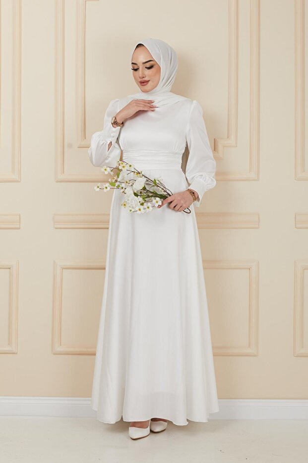 Večerní šaty s detailním plisovaným pasem EKRU 1595 - 3