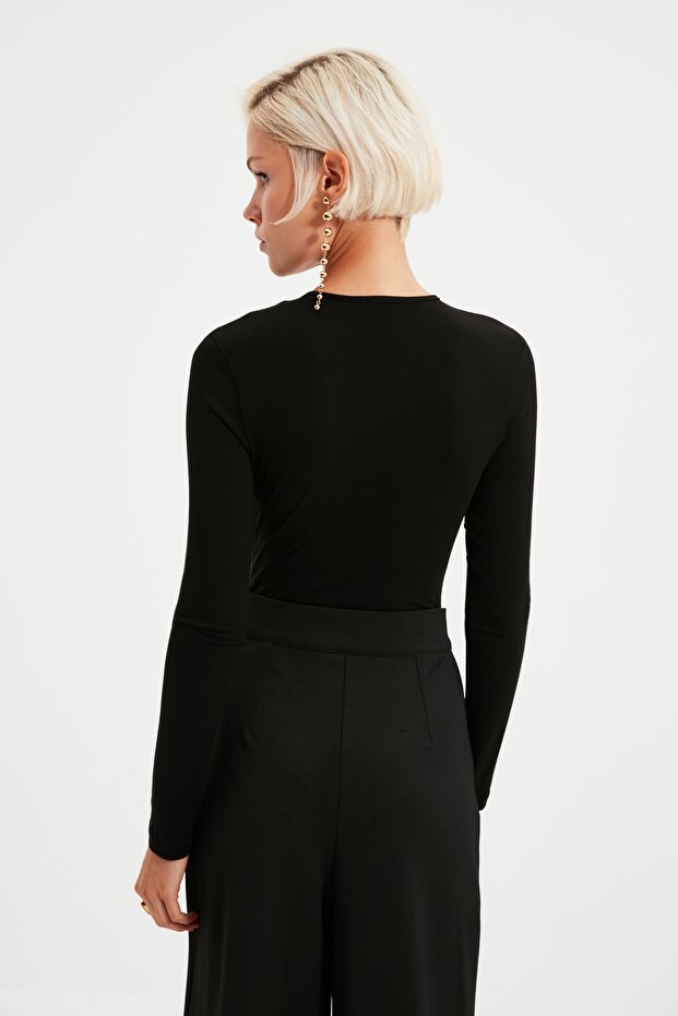 Siyah Derin V Yakalı Çıtçıtlı Örme Body TPRAW22BD0084 - 5