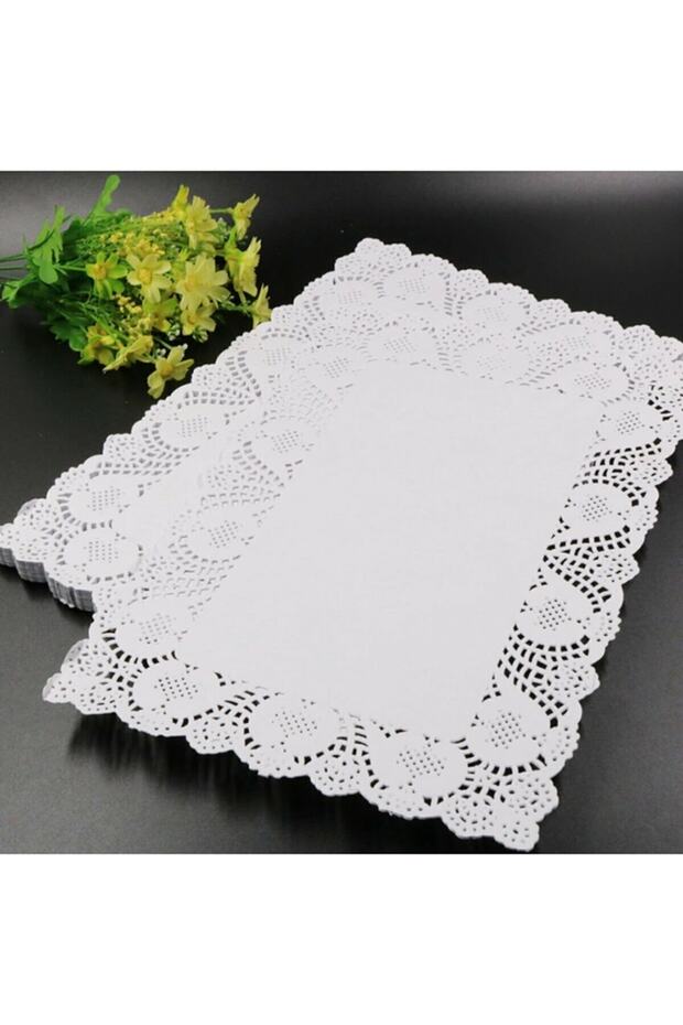 Lace Paper Presentation Holder 26*37 cm 50 Pieces