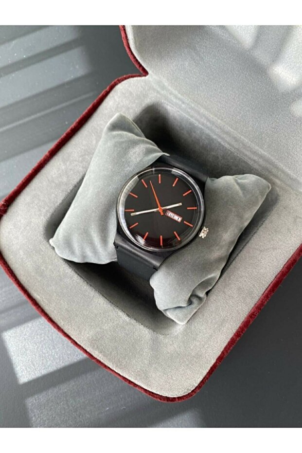Unisex Wristwatch with Black Silicone Cord