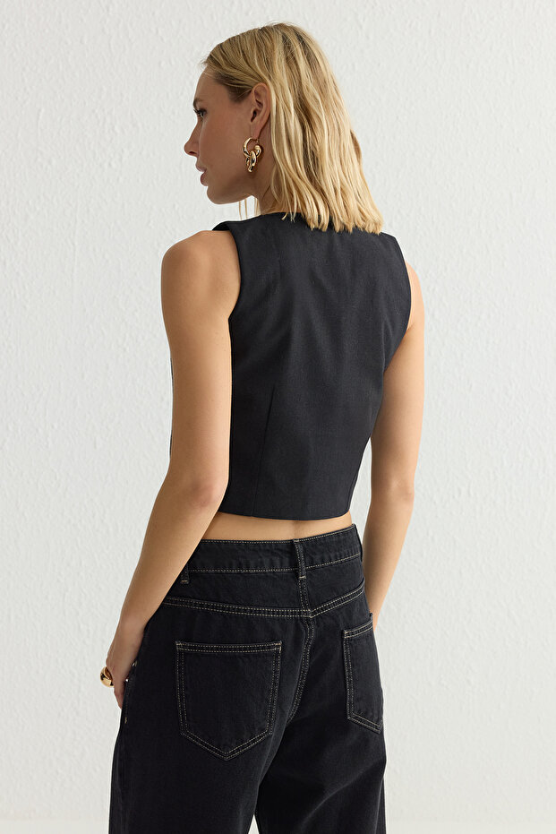 Siyah Fitted Keten Görünümlü V Yaka Crop Dokuma Yelek TWOSS25YE00028 - 5