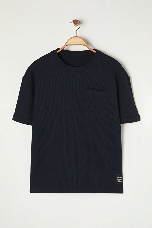 Basic Lacivert Relaxed/Rahat Kesim Dokulu Waffle Cepli Etiketli Kısa Kol T-Shirt TMNSS23TS00077 - 12