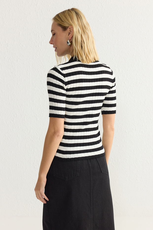 Siyah*001 Basic Polo Yaka T-Shirt Görünümlü İnce Bluz TWOSS20BZ0112 - 6
