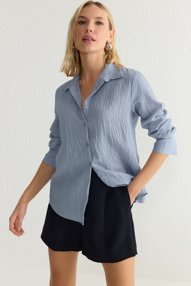 Mavi Çizgili Dokulu Kumaş Oversize Dokuma Gömlek TWOSS25GO00013 - 2