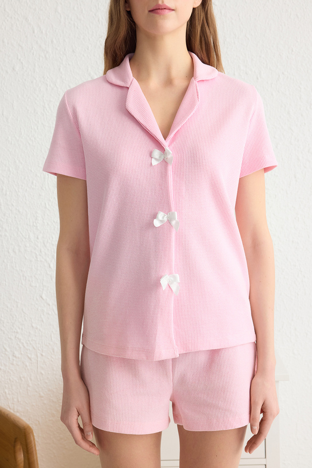 Pembe Kurdele/Fiyonk Detaylı Waffle Kumaş Şortlu Örme Pijama Takımı THMSS25PT00014 - 3
