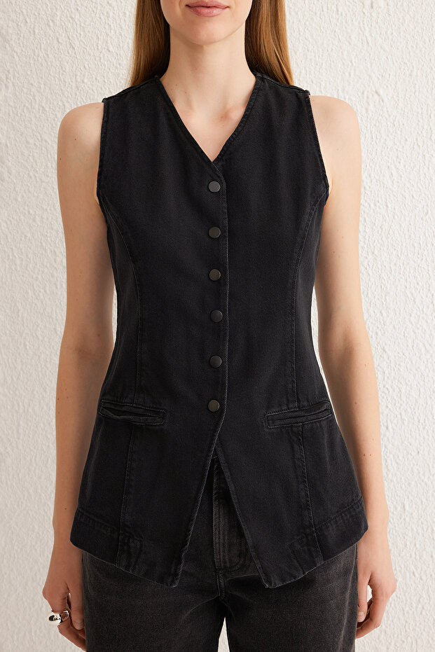 Siyah Dikiş Detaylı Arkası Kemer Tokalı Fitted/Vücuda Oturan Denim Yelek TWOSS25YE00022 - 3