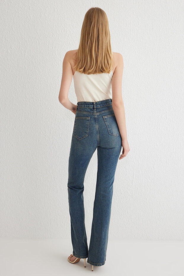Koyu Mavi Yüksek Bel Az Esnek Flare İspanyol Paça Jeans TWOSS25JE00101 - 5