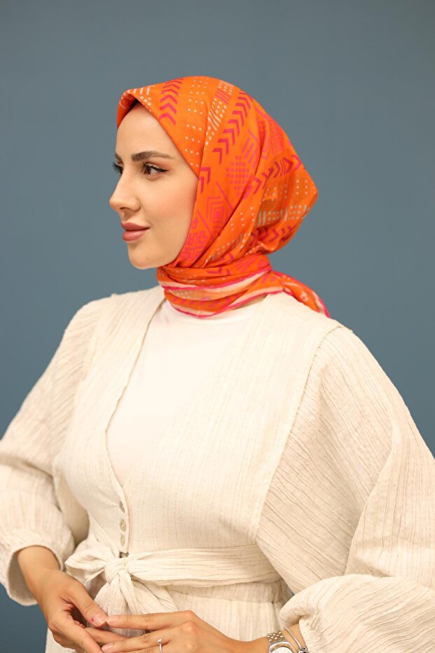 وشاح من القطن الناعم بنمط متري