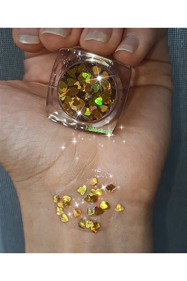 ظلال عيون منقوشة على شكل قلب ذهبي للوجه والشعر