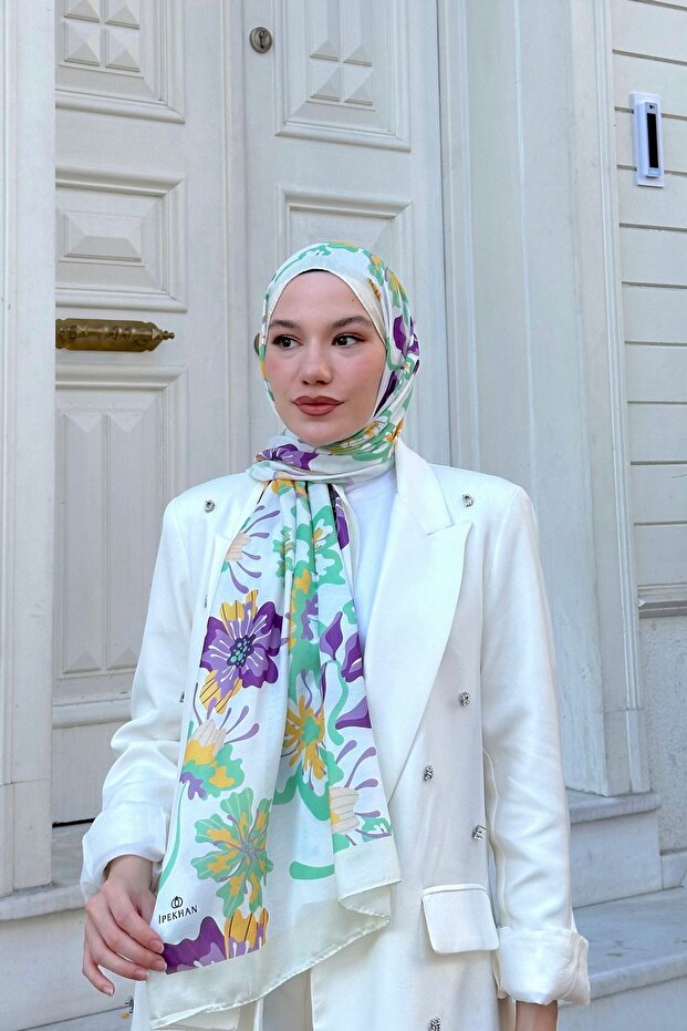 شال ناعم من Nature Freesia باللون الأبيض والأرجواني 3038-09