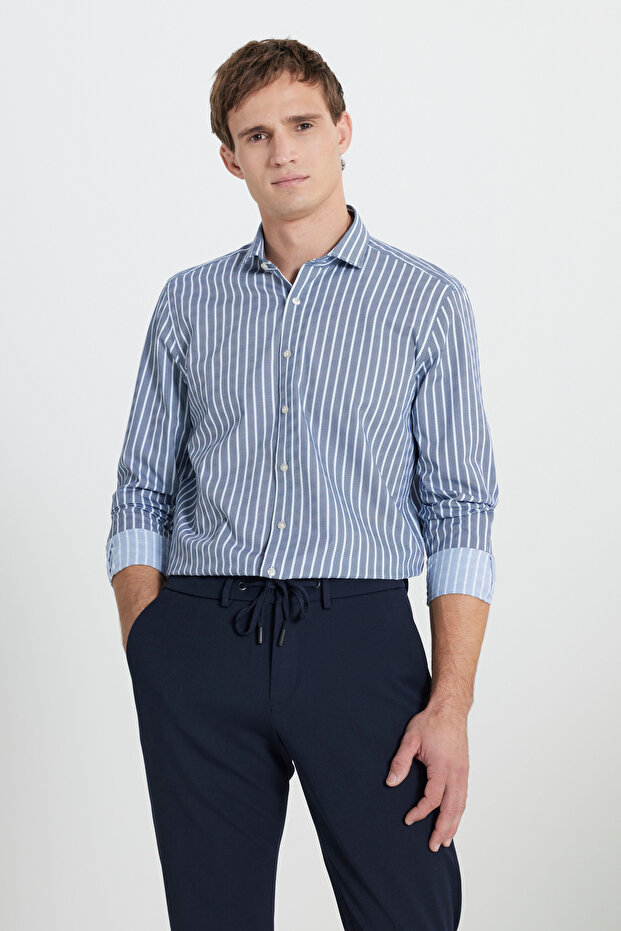 Erkek Beyaz-Lacivert %100 Pamuk Slim Fit Dar Kesim Küçük İtalyan Yaka Çizgili Gömlek - 1