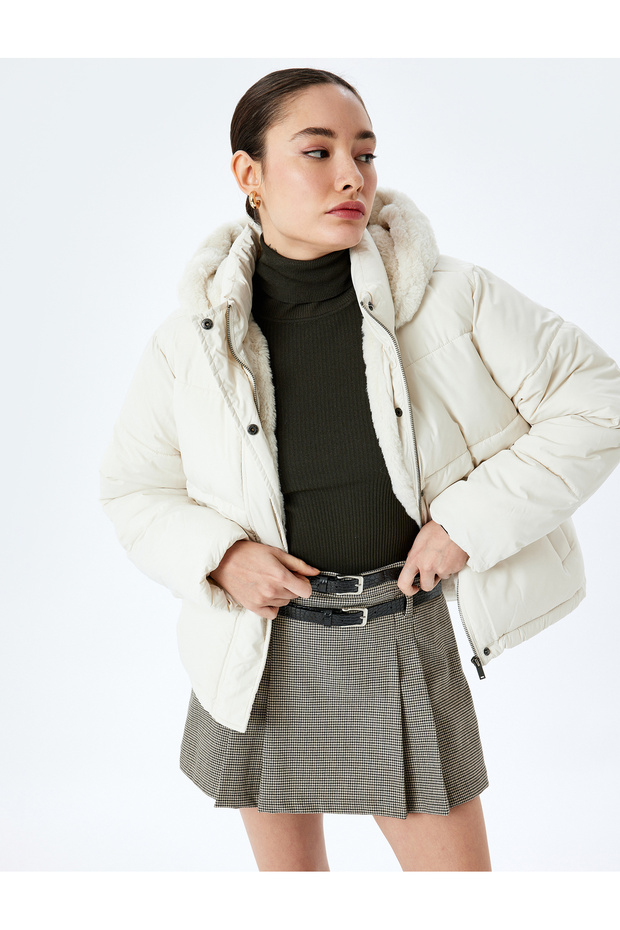 Hooded Faux Fur Lined Puffer Jacket with Zipper