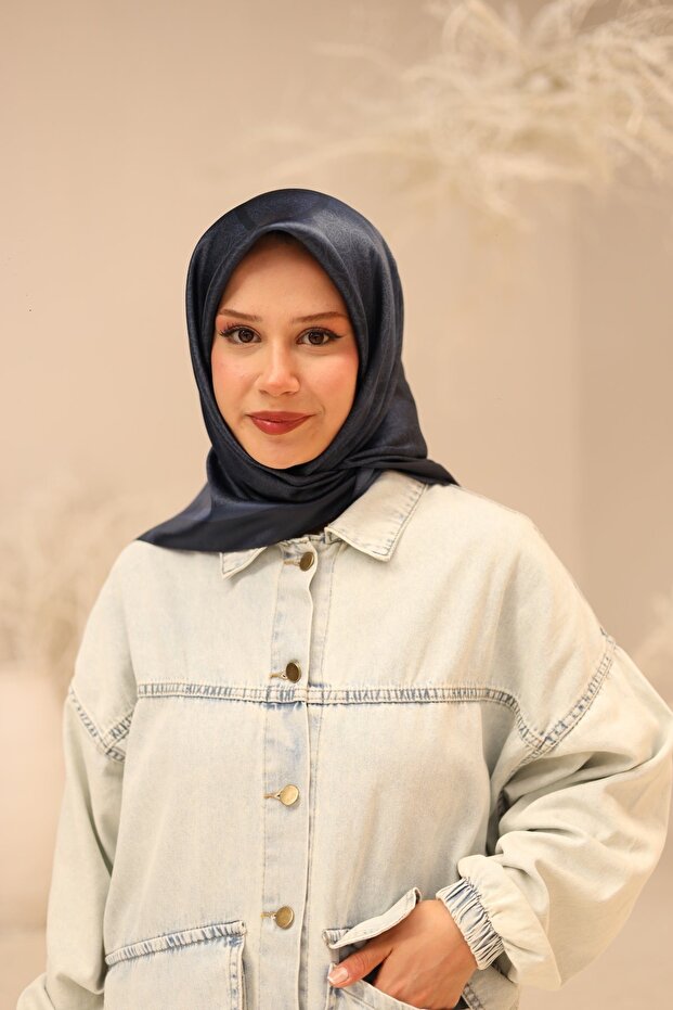 وشاح حريري لامع - أزرق داكن