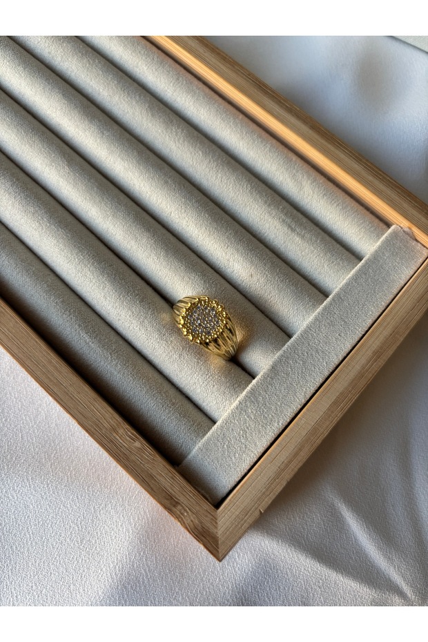 Gold Heeled Stone Ring - 3