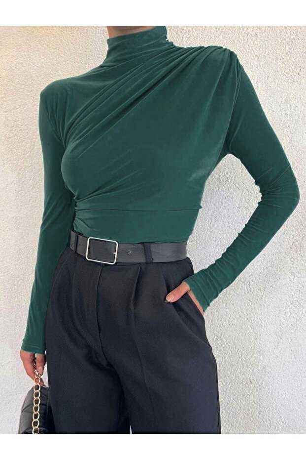 بلوزة رملية زمردية - نصف رقبة مجمعة - 1