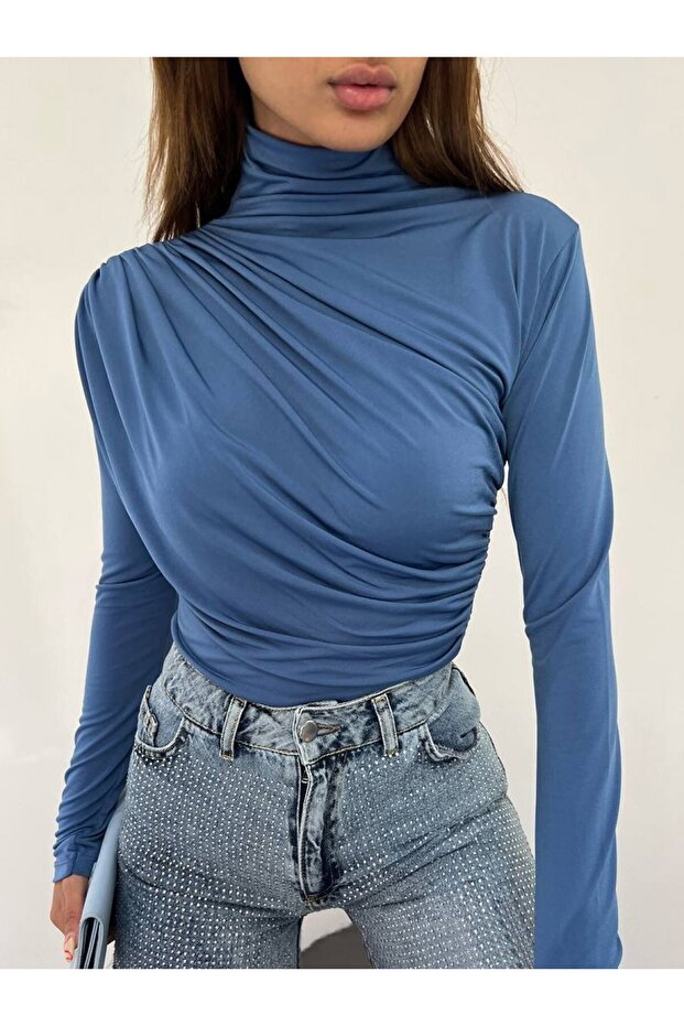 بلوزة رملية برباط نصف رقبة - نيلي - 1