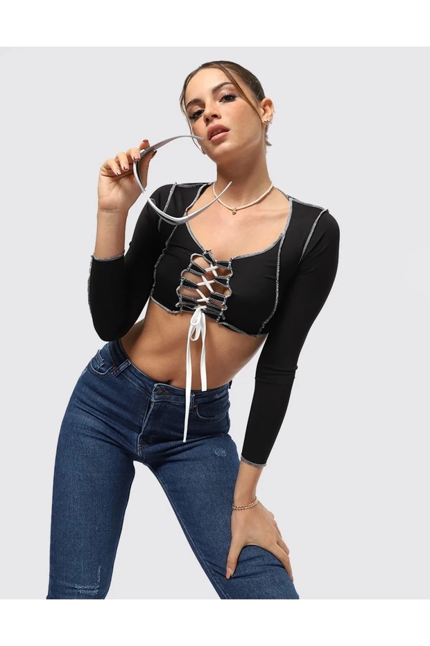 Göğüs Dekolteli Ters Dikiş Siyah Crop - 2