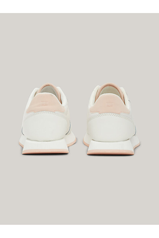 ESSENTIAL RUNNER - 4