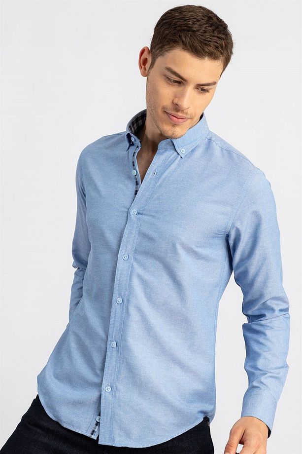 Erkek Slim Fit Dar Kesim Uzun Kollu Pamuklu Oxford Doku Kolay Ütülenebilir Mavi Düğmeli Yaka Gömlek - 1