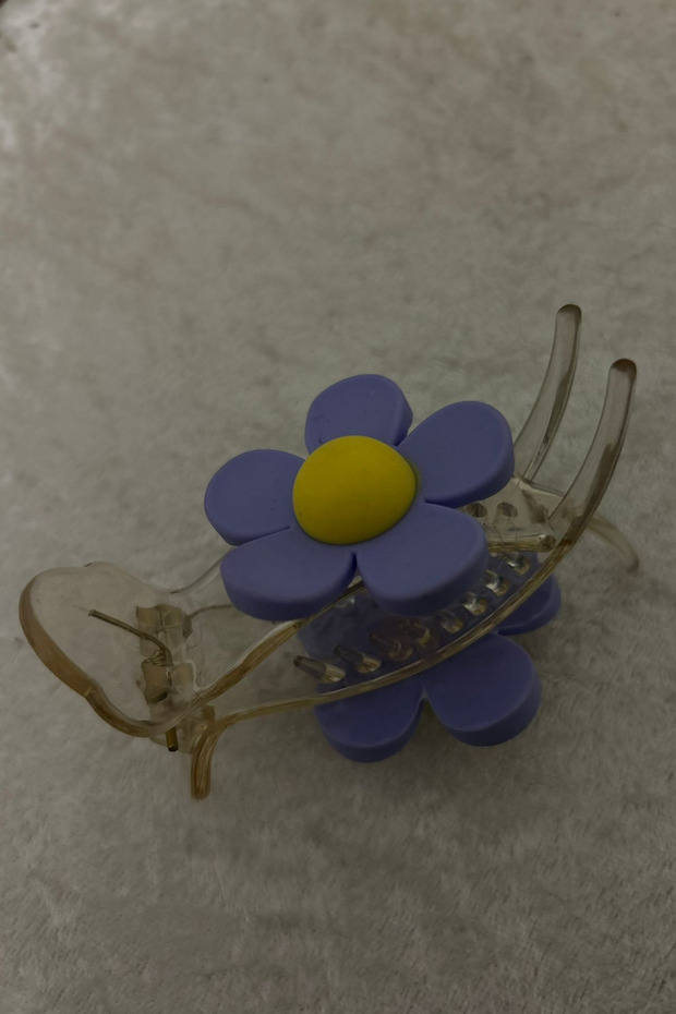 Floral Patterned Latch Buckle - 1