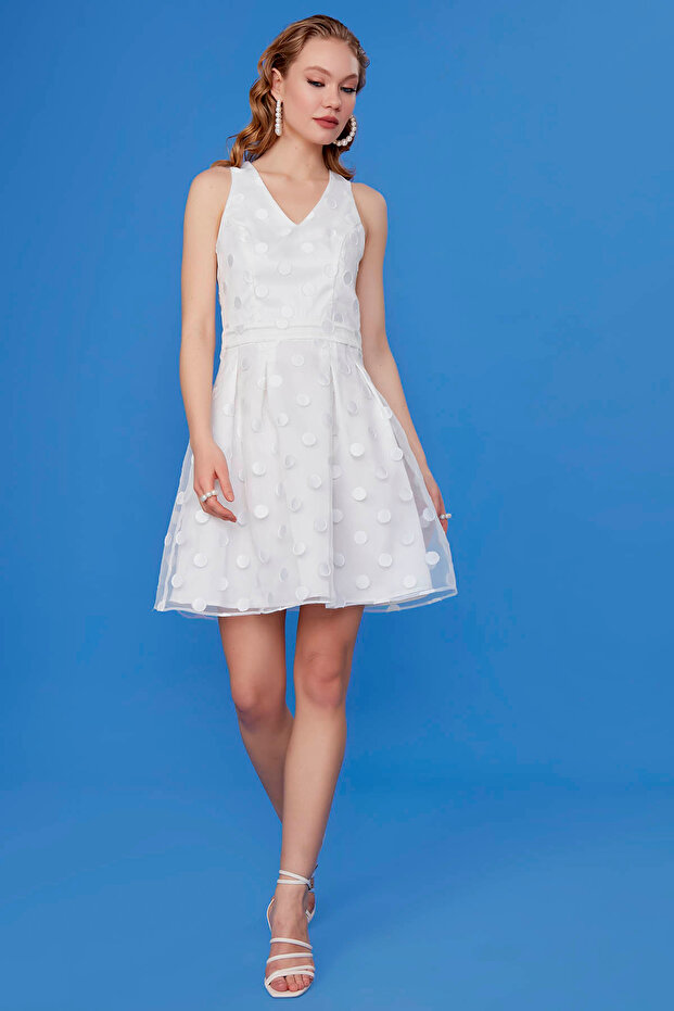 فستان منقوش بياقة على شكل حرف V - 2