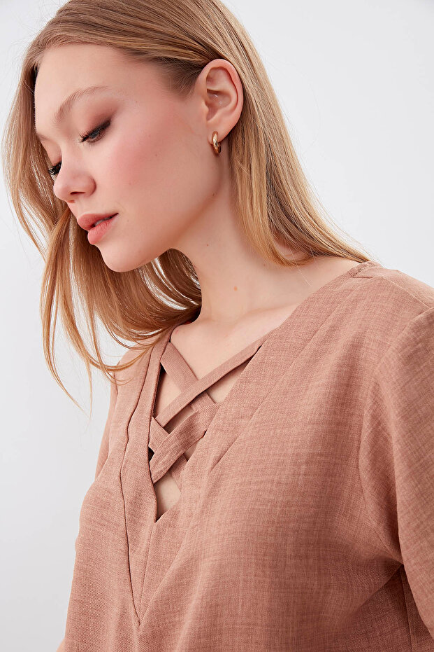 Önü Çapraz V Yaka Bluz - 2