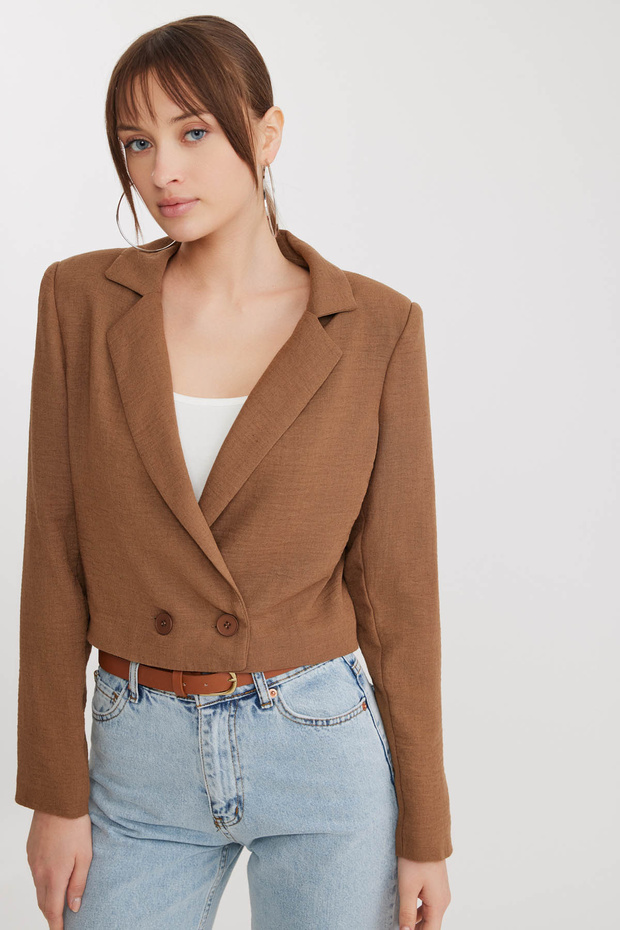 سترة قصيرة من الكتان ذات أزرار مزدوجة - 4