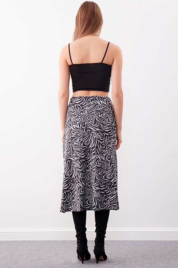 تنورة منقوشة ذاتيًا - 5