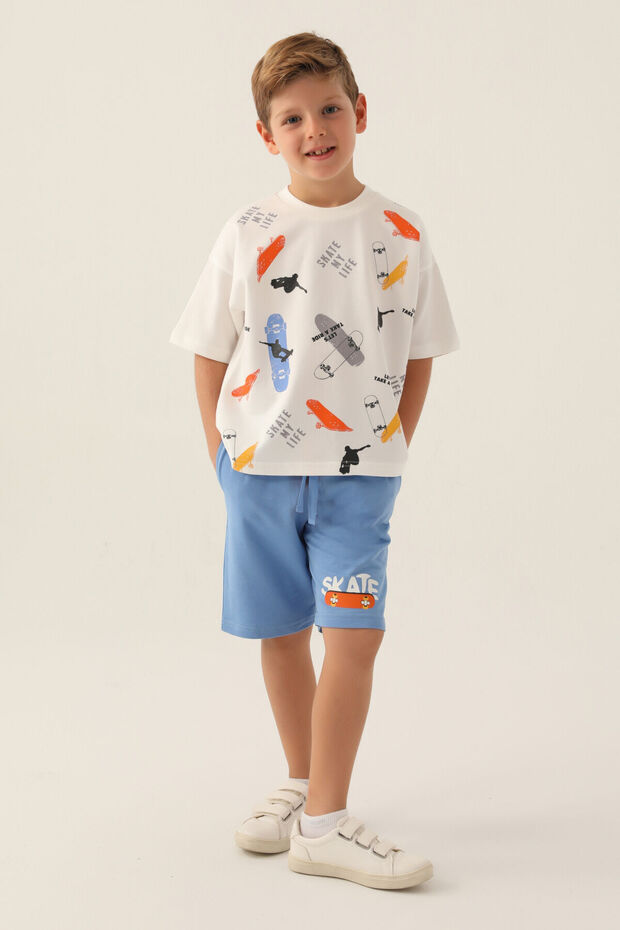 بدلة برمودا بيضاء للأولاد - 1