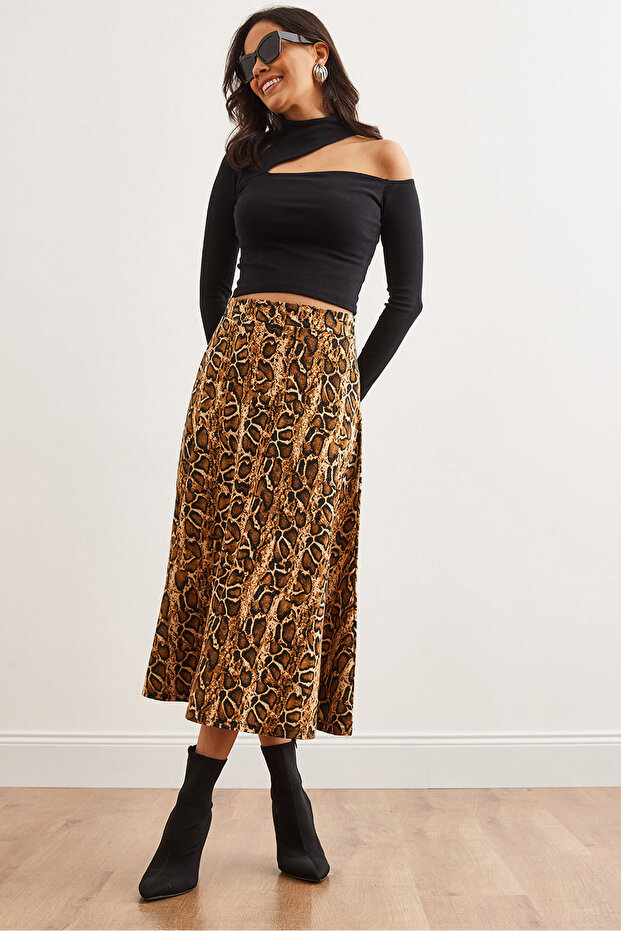 Women's Snake Stone Elastic Waist Suede Textured Bell Skirt Etk- 19000141