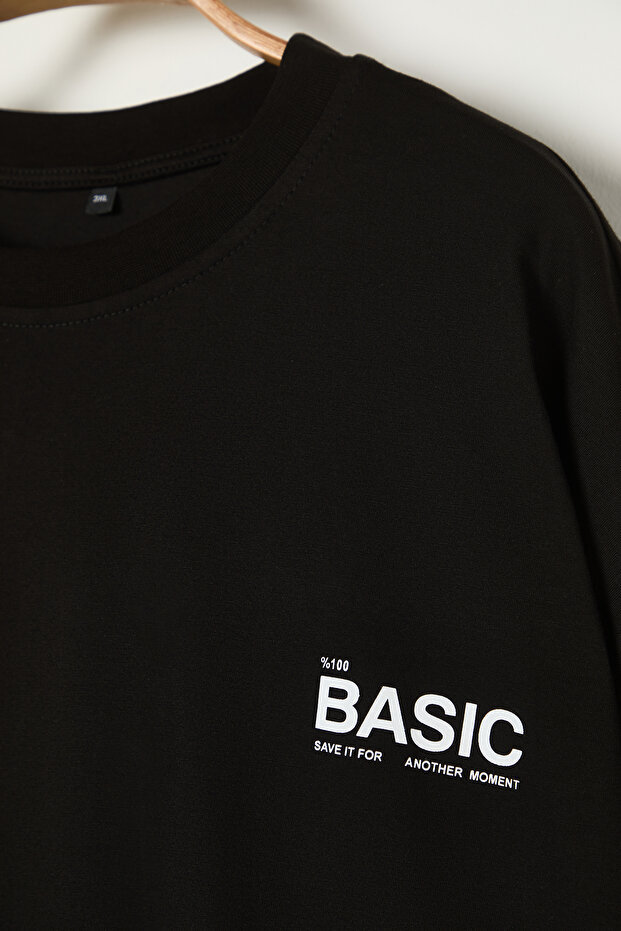 Siyah Oversize/Geniş Kesim Bisiklet Yaka Sırt Baskılı Büyük Beden T-Shirt TMNSS25BF00004 - 5