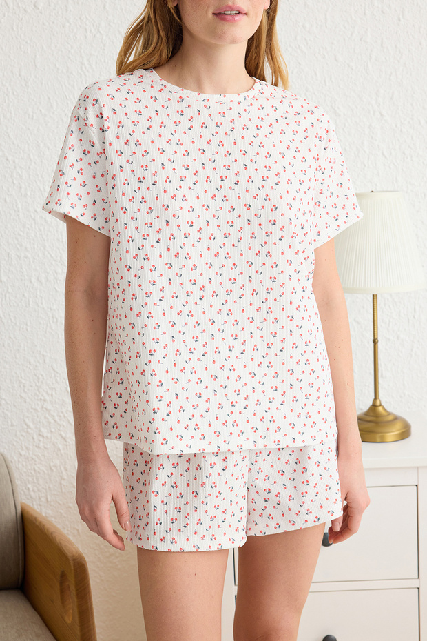 Beyaz Kiraz Desenli Dokulu Bürümcük Şortlu Örme Pijama Takımı THMSS25PT00075 - 3