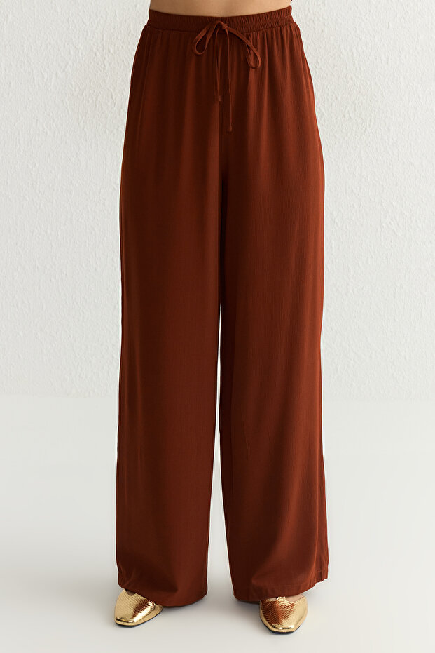 Kiremit Oversize Önü Bağlamalı Bluz Ve Geniş Paça Pantolon Dokuma Alt-Üst Takım TWOSS25AU00035 - 4