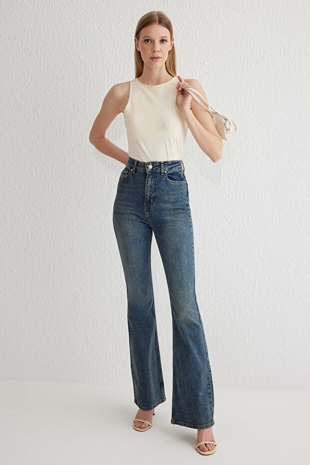 Koyu Mavi Yüksek Bel Az Esnek Flare İspanyol Paça Jeans TWOSS25JE00101 - 1