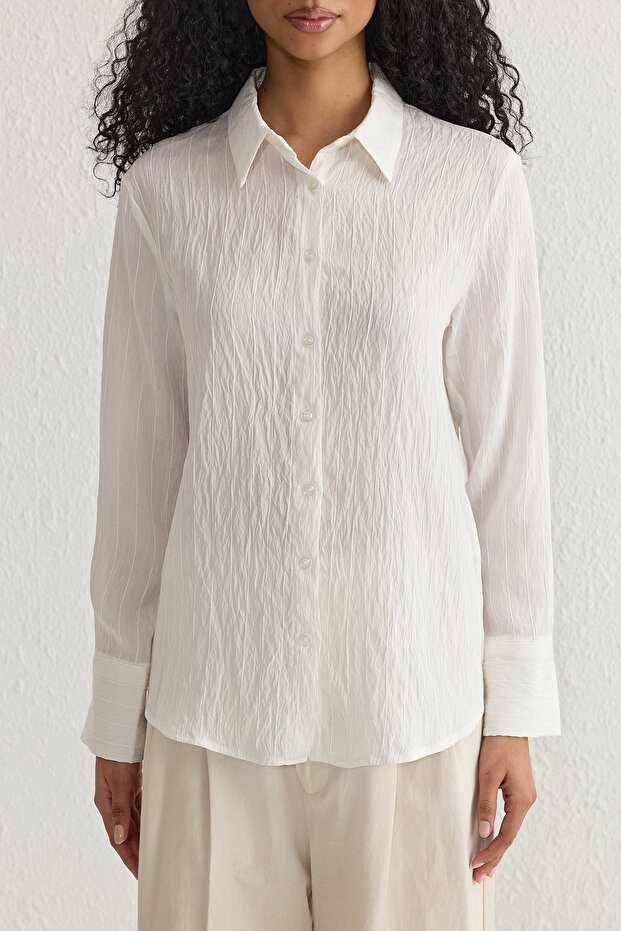 Beyaz Çizgili Dokulu Kumaş Oversize Dokuma Gömlek TWOSS25GO00013 - 4