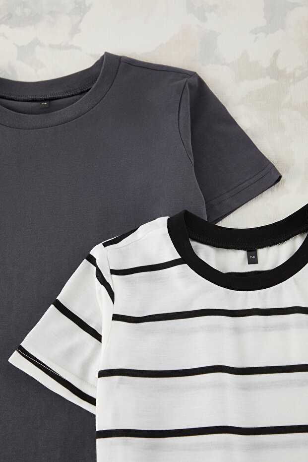 Antrasit-Ekru 2'li Erkek Çocuk Basic-Çizgili Regular Kalıp Kısa Kol Örme T-Shirt TKDSS25TS00025 - 3