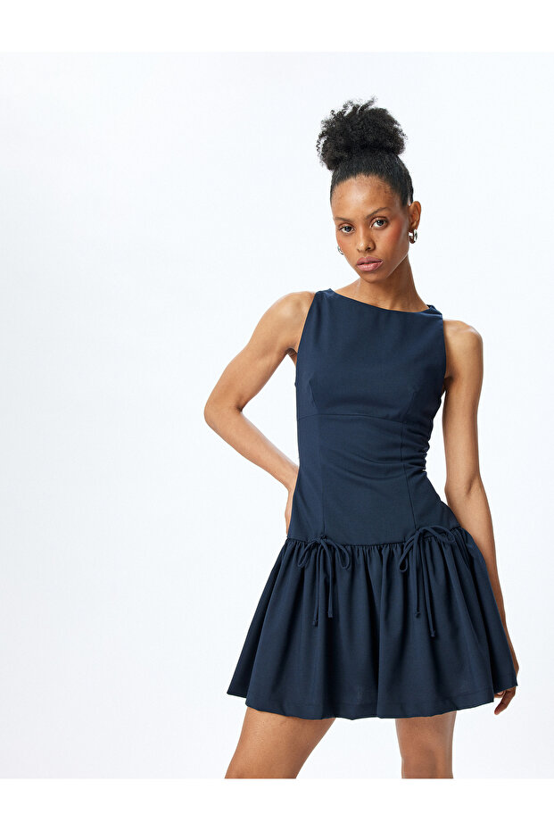 Slim Fit Sleeveless Crew Neck Mini Dress with Bow Detail