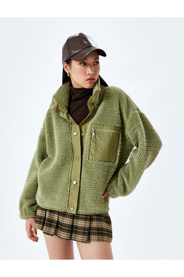 Oversize Cep Detaylı Çıtçıt Düğmeli Peluş Sweatshirt - 1