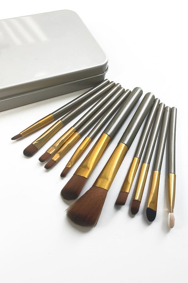 11 Parça Teneke Kutulu Makyaj Fırçası Seti Fondöten Far Eyeliner Fırça Cin826khv - 2